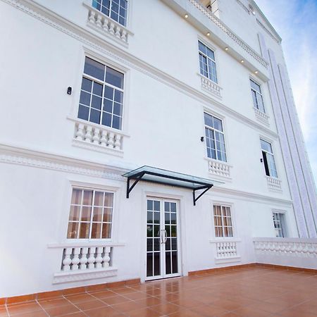 Crown Regency- Badulla Hotell Exteriör bild