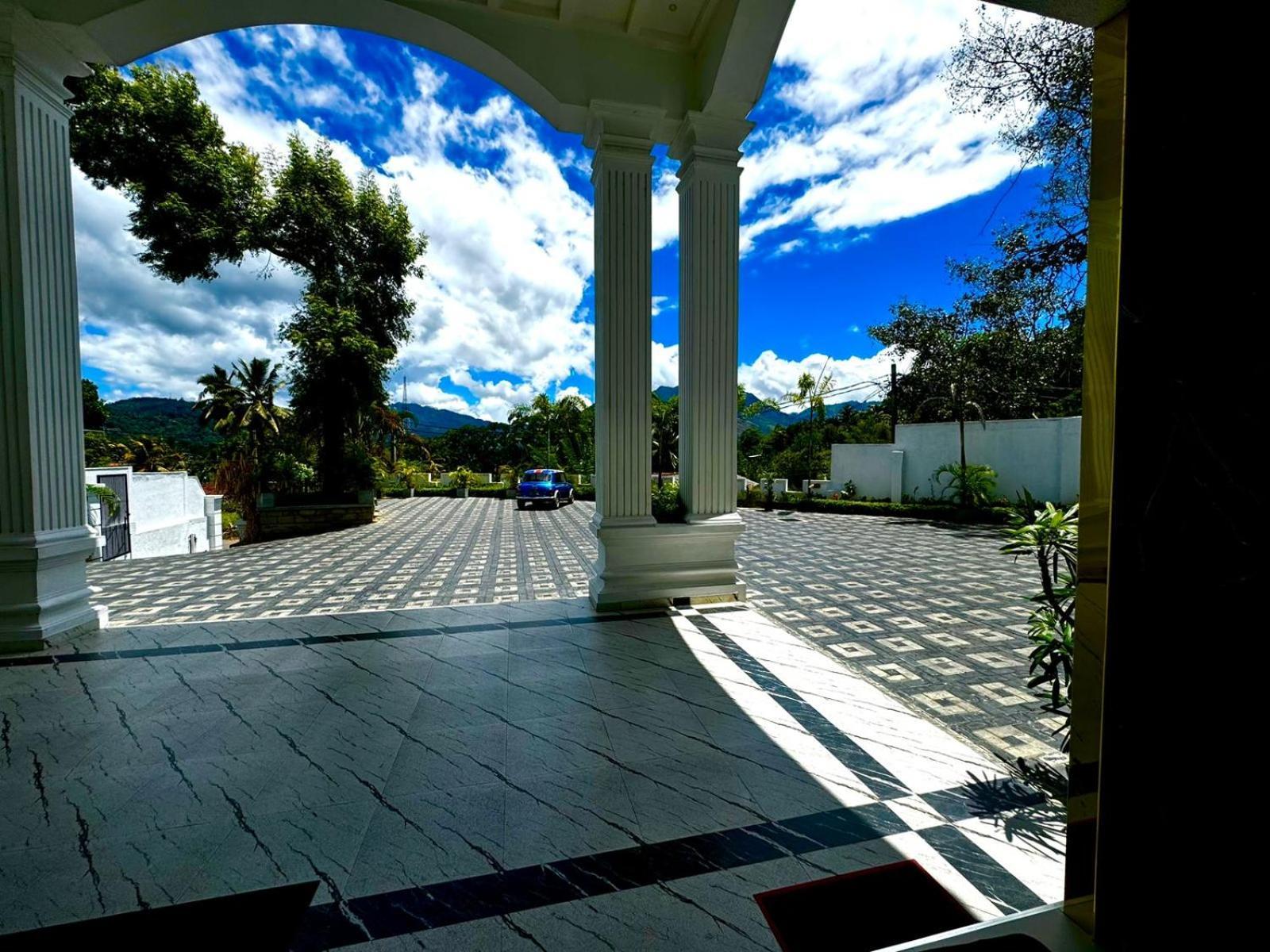 Crown Regency- Badulla Hotell Exteriör bild