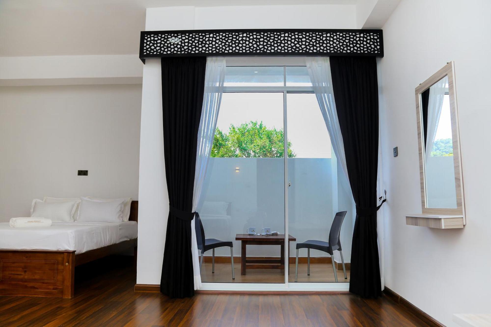 Crown Regency- Badulla Hotell Exteriör bild