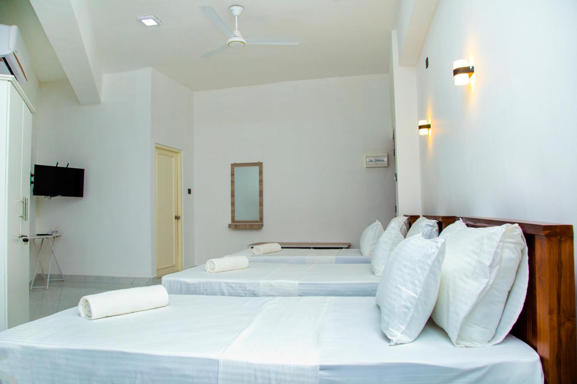 Crown Regency- Badulla Hotell Exteriör bild