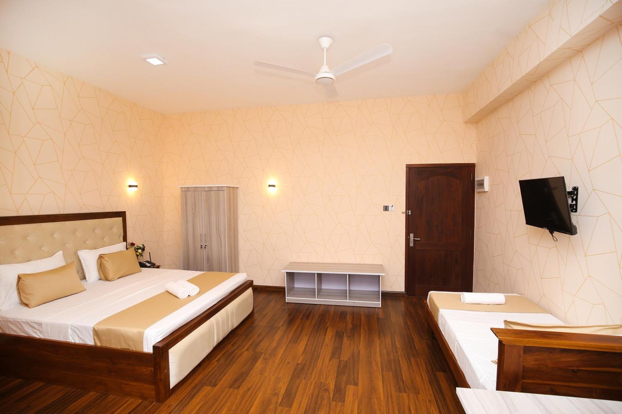 Crown Regency- Badulla Hotell Exteriör bild