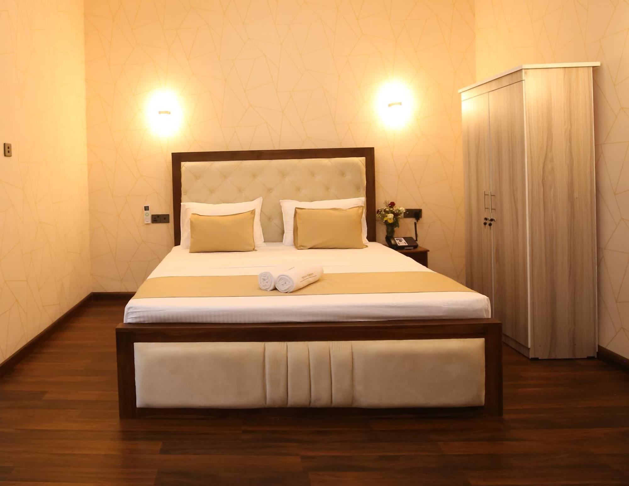 Crown Regency- Badulla Hotell Exteriör bild