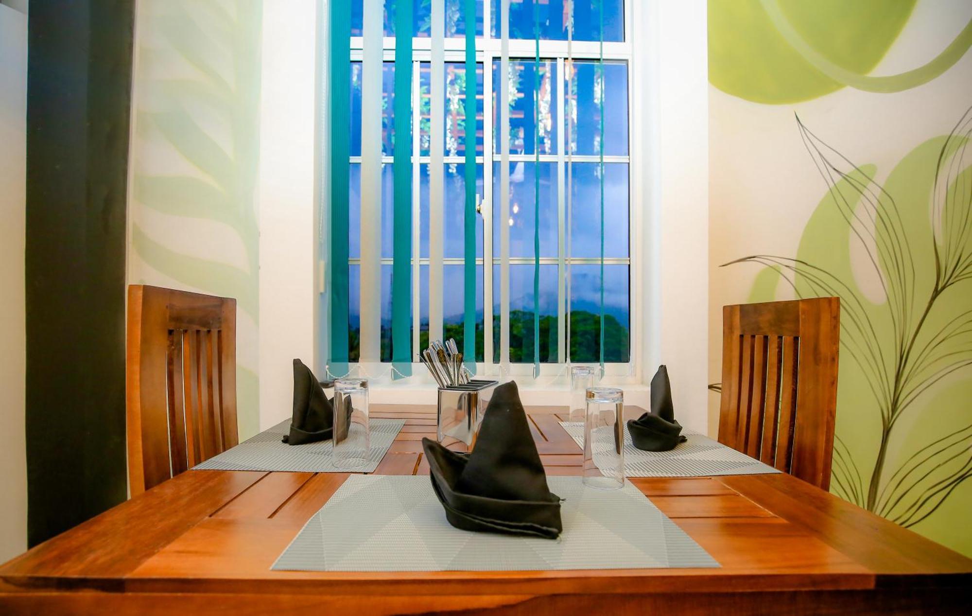 Crown Regency- Badulla Hotell Exteriör bild