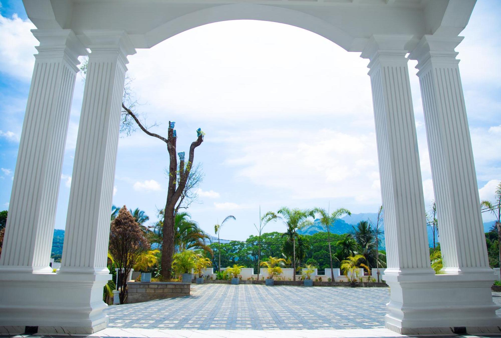 Crown Regency- Badulla Hotell Exteriör bild